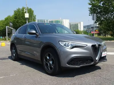 Usata Alfa Romeo Stelvio Super 280 CV (205 kW) 2017 Grigio stromboli SUV