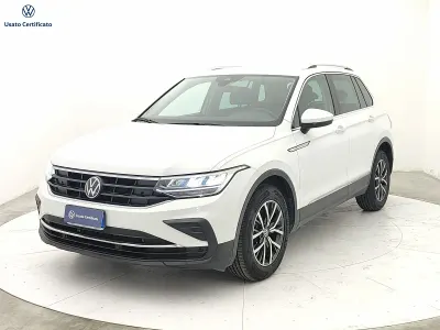 Usata VW Tiguan Life 150 CV (110 kW) 2023 Bianco SUV