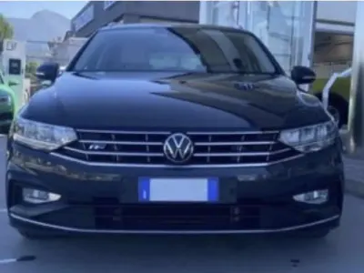 Usata VW Passat Business 150 CV (110 kW) 2020 Grigio Station wagon