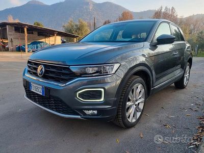 Usata VW T-Roc Advance 116 CV (85 kW) 2019 Grigio SUV