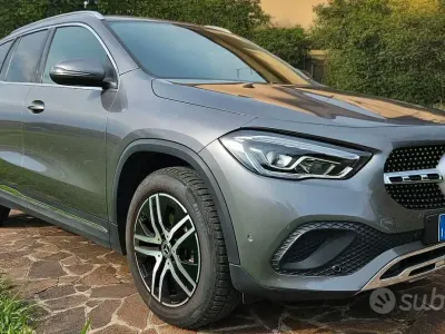Usata Mercedes GLA200 163 CV (119 kW) 2021 Grigio SUV