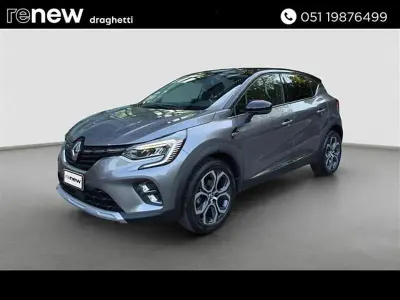 Usata Renault Captur Intens 100 CV (73 kW) 2023 Grigio scuro SUV