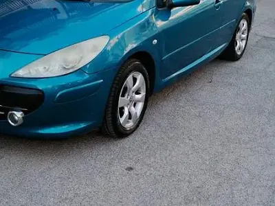 Usata Peugeot 307 CC 136 CV (100 kW) 2006 Bluazzurro Cabrio
