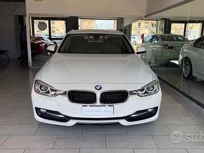 Usata BMW 320 Sport Line 163 CV (119 kW) 2013 Bianco Berlina