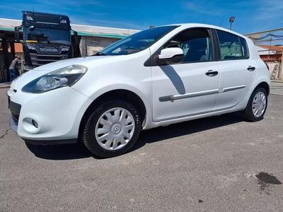 Brugt Renault Clio II 75 HK (55 kW) 2010 Hvid Sedan