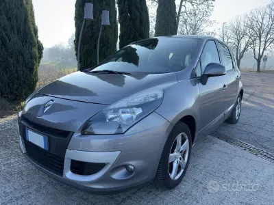 Occasion Renault Scénic XMOD 110 PK (80 kW) 2011 Grijs MPV