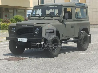 Usata Land Rover Defender 113 CV (83 kW) 1997 Verde SUV