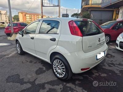Usata Fiat Punto Street 77 CV (56 kW) 2017 Bianco Utilitaria