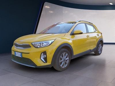 Giallo Usata 2022 Kia Stonic Urban SUV | 13.900 € (Buon prezzo)