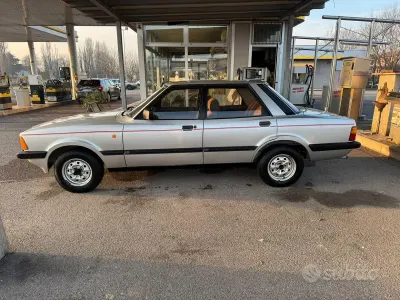 Usata Ford Taunus 63 CV (46 kW) 1982 Grigio Berlina