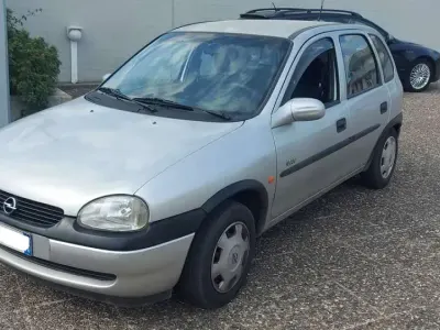 Usata Opel Corsa 60 CV (44 kW) 2000 Other Utilitaria
