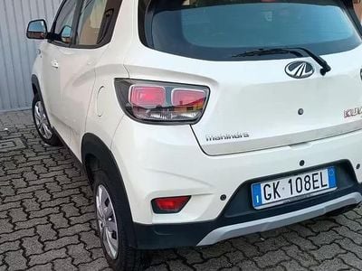 Usata Mahindra KUV100 2021 Bianco SUV