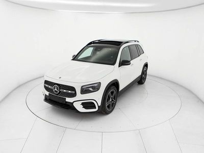 Mercedes GLB180