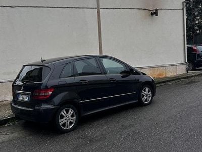 Usata Mercedes B180 109 CV (80 kW) 2008 Nero Monovolume