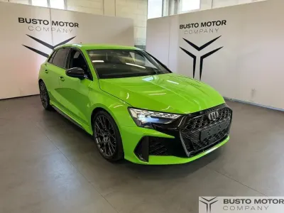 Uusi Audi RS3 Sportback Ambiente 400 HP (294 kW) 2025 Vihreä Viistoperä