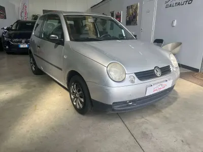 Usata VW Lupo Trendline 60 CV (44 kW) 2001 Grigio metallizzato Utilitaria