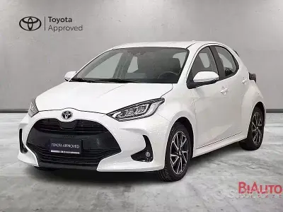 Usata Toyota Yaris Hybrid Trend 92 CV (67 kW) 2023 Bianco Berlina