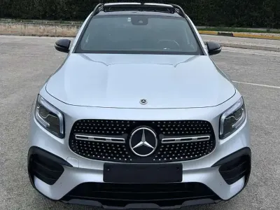 Usata Mercedes GLB200 Premium 150 CV (110 kW) 2021 Argento SUV