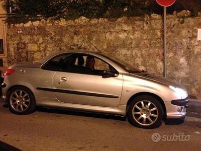 Begagnad Peugeot 206 CC 109 HK (80 kW) 2013 Grå