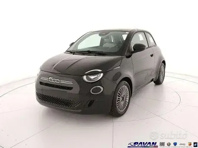 Nuova Fiat 500 Icon 65 CV (47 kW) 2026 Nero Berlina
