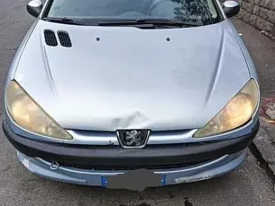 Usata Peugeot 206 70 CV (51 kW) 1994 Utilitaria