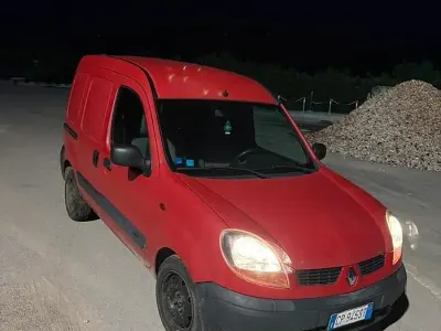 Usata Renault Kangoo 82 CV (60 kW) 2004 Rosso Monovolume