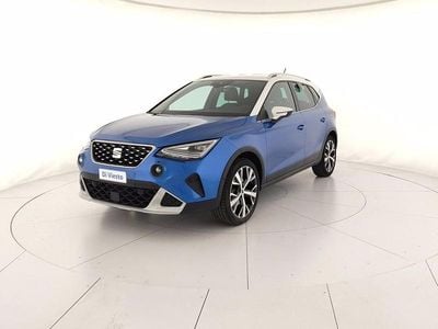 Usata Seat Arona Xperience 95 CV (69 kW) 2021 Blu zaffiro bianco candy SUV