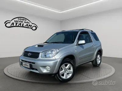 Usata Toyota RAV4 Sol 116 CV (85 kW) 2005 Argento SUV