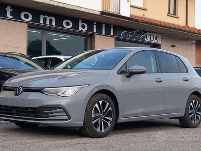 usata VW Golf VIII VIII 1.0TSI 90cv ADATTA A NEOPATENTATI