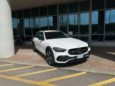 Usata Mercedes C220 Premium 200 CV (147 kW) 2022 Bianco polare Station wagon
