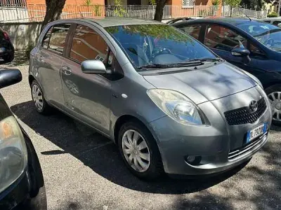 Usata Toyota Yaris Sol 90 CV (66 kW) 2008 Utilitaria
