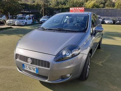 Usata Fiat Grande Punto Active 69 CV (50 kW) 2010 Argento Utilitaria