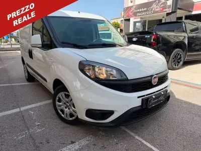 Usata Fiat Doblò S 105 CV (77 kW) 2022 Bianco Monovolume