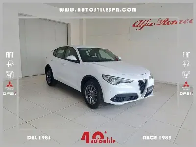 Usata Alfa Romeo Stelvio Executive 180 CV (132 kW) 2017 Bianco SUV