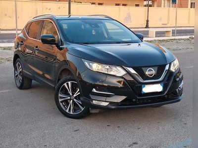 Gebraucht Nissan Qashqai N-Connecta 116 PS (85 kW) 2018 Schwarz SUV