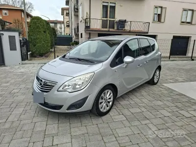 Usata Opel Meriva Cosmo 95 CV (69 kW) 2013 Grigio Monovolume