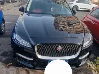 Usata Jaguar F-Pace R-Sport 180 CV (132 kW) 2017 SUV