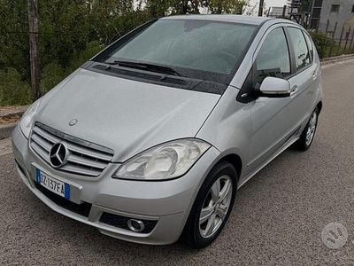 Usata Mercedes A180 110 CV (80 kW) 2009 Grigio Monovolume