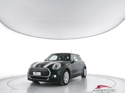 Usata Mini Cooper 136 CV (100 kW) 2015 Verde Utilitaria