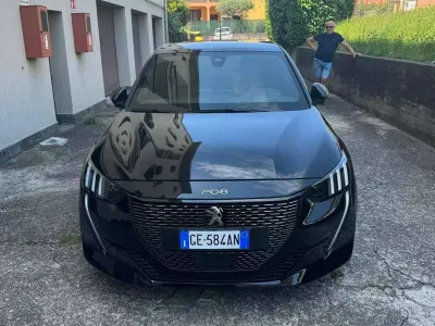 Usata Peugeot 208 GT 131 CV (96 kW) 2021 Nero Utilitaria