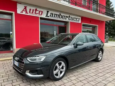 Usado Audi A4 Advanced 163 CV (119 kW) 2023 Gris Familiar