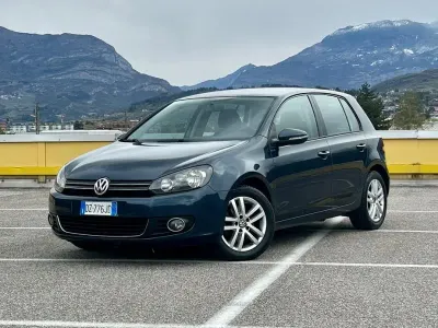 Usata VW Golf VI 140 CV (102 kW) 2010 Blu Utilitaria