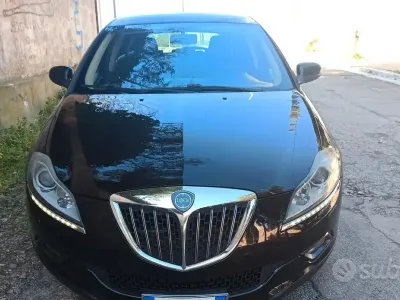 Usata Lancia Delta 120 CV (88 kW) 2011 Utilitaria
