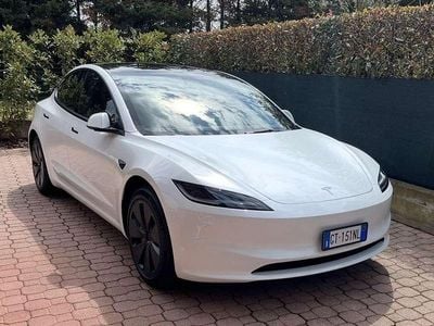 Usata Tesla Model 3 RWD 208 kW (283 CV) 2024 Bianco Berlina
