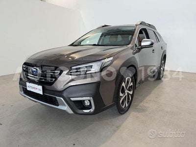 Usata Subaru Outback Premium 169 CV (124 kW) 2022 Bianco Station wagon