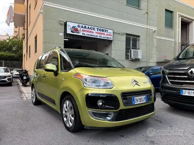 Usado Citroën C3 Picasso 91 CV (66 kW) 2012 Verde Monovolumen