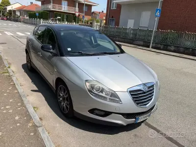Usata Lancia Delta Gold 165 CV (121 kW) 2011 Grigio Utilitaria