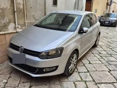 Begagnad VW Polo 69 HK (50 kW) 2013 Grå Halvkombi