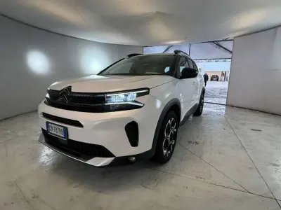Usado Citroën C5 Feel 131 CV (96 kW) 2023 Blanco SUV