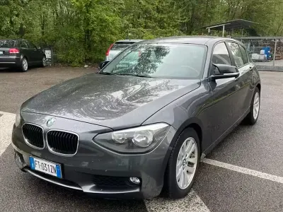 Usata BMW 116 Sport Line 116 CV (85 kW) 2013 Grigio Utilitaria